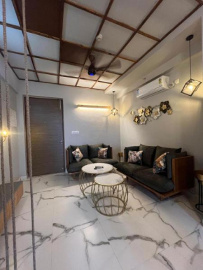 Luxury studio apartment with private balcony By Sterling Services